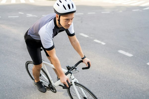 Guide 2024 : comment choisir votre vélo électrique parfait