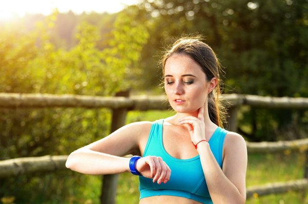 Découvrez le bracelet heishi homme : élégance et qualité