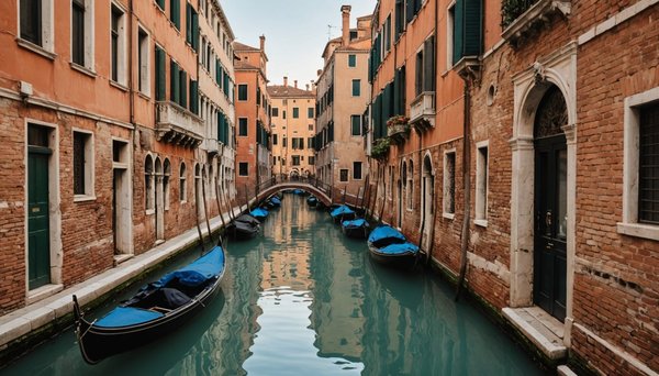 Découverte des canaux enchanteurs lors d'un séjour à venise