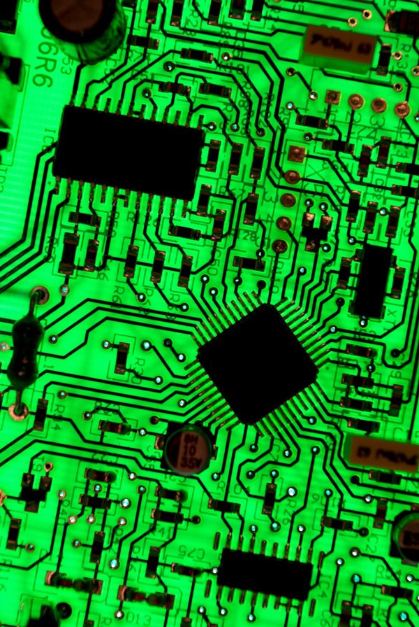 Applications pratiques et défis des cartes électroniques